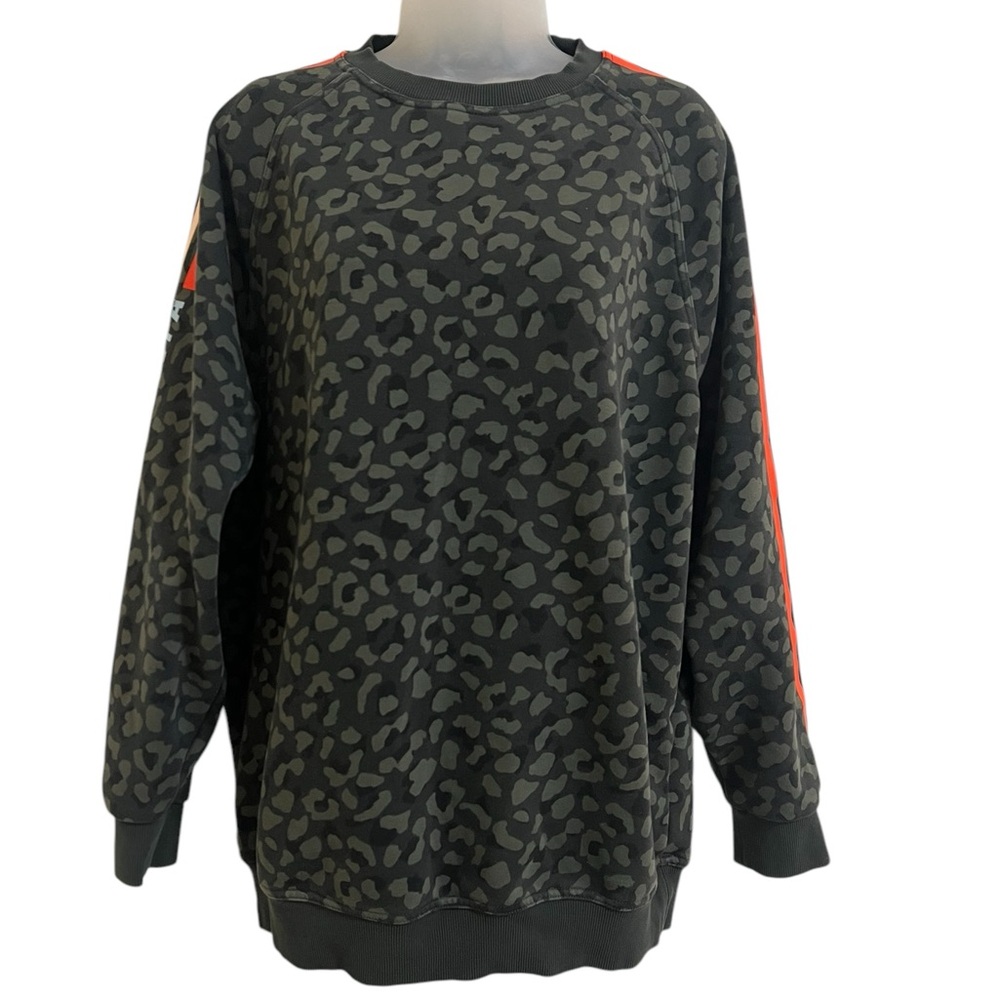 SDxWFA White Fox Active Team Camo Crew Neck Oversized Sweatshirt Size Small